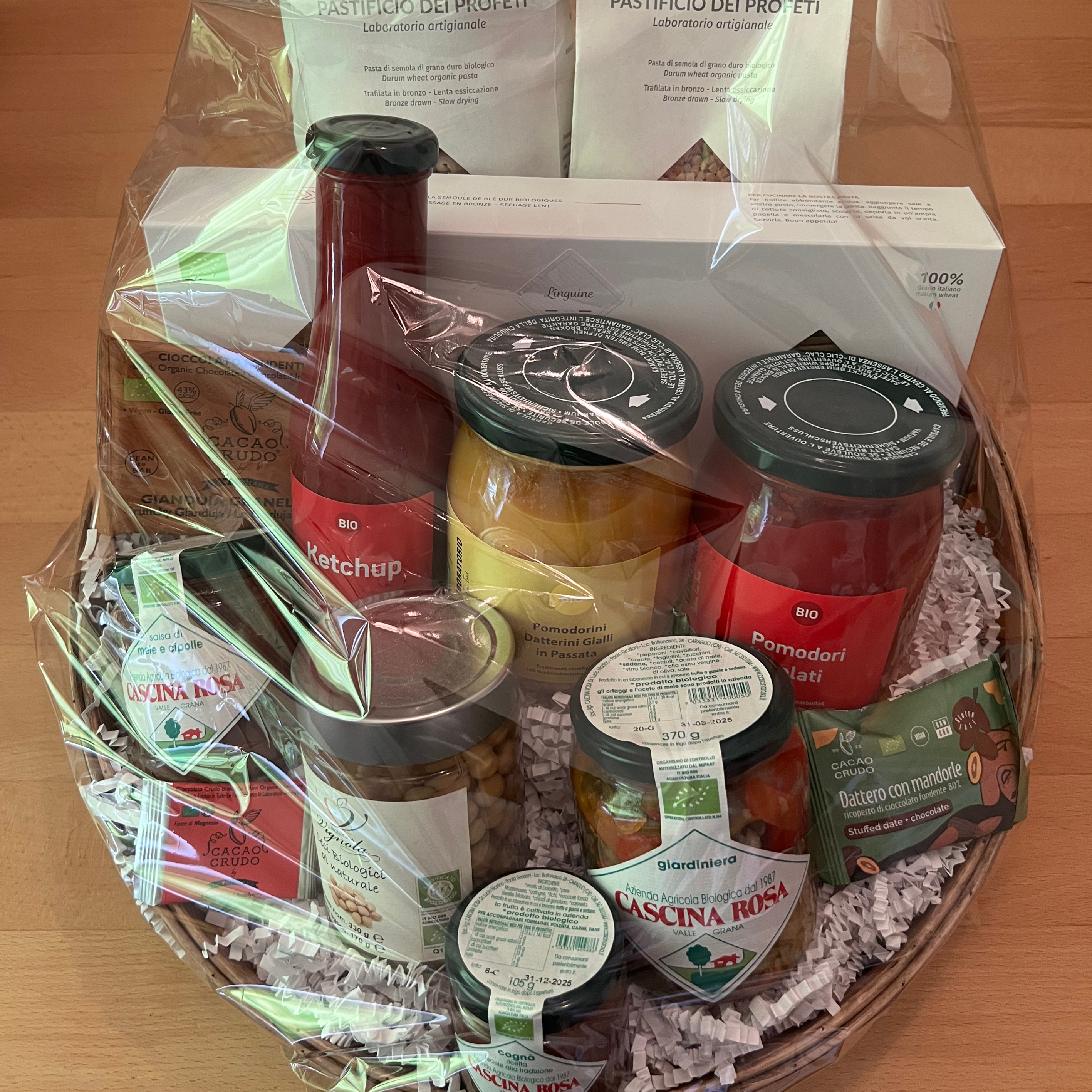 Geschenkkorb mit italienischen Spezialitäten